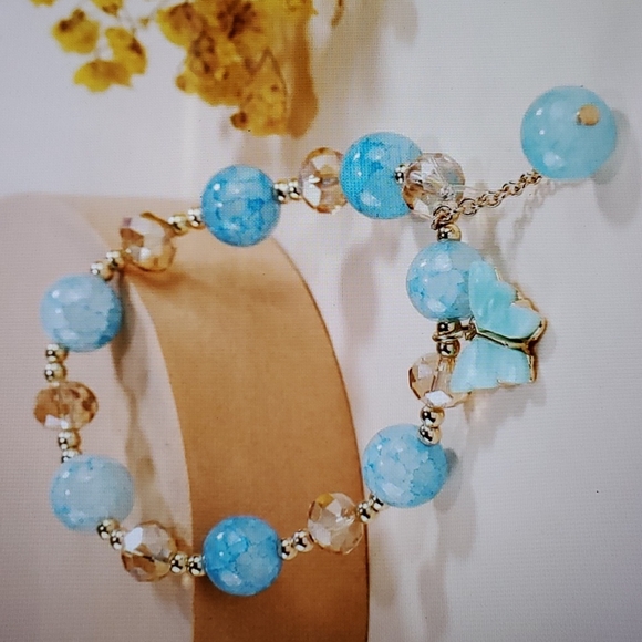 Buttlerfly Charm Beaded Bracelet Light Blue - Picture 6 of 7